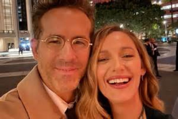 James Chester Reynolds: Who is Ryan Reynolds' father? 1 blake lively ryan reynolds