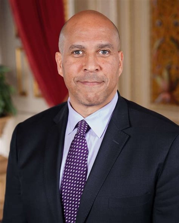 Cory Booker wife: Were Cory Booker and Rosario Dawson married? 1 Cory Booker