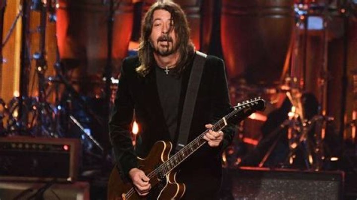 Is Dave Grohl still married to Jordyn Blum? 1 Dave Grohl