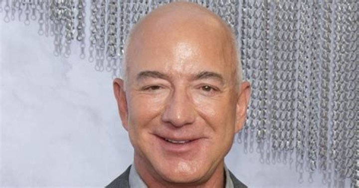 Does Jeff Bezos Have A Glass Eye? Jeff Bezos’s Eyes Problem Explained