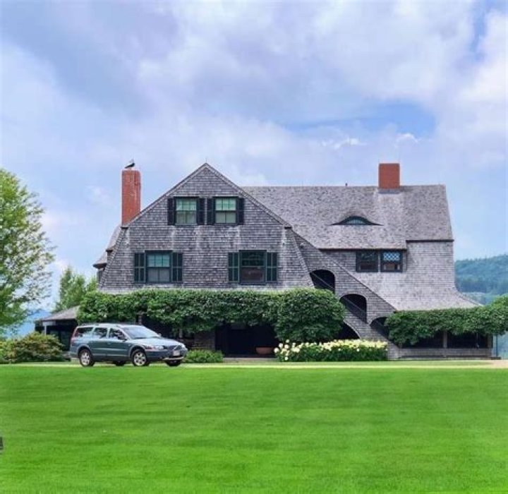 Fred Savage house: Where does Fred Savage live? 3 fred savage mansion 1