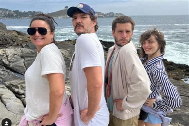 How many siblings does Pedro Pascal have?