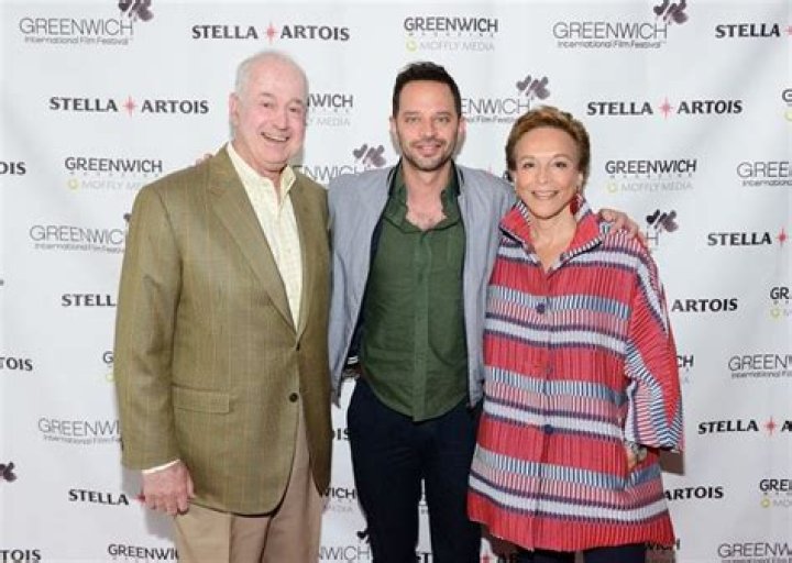 Is Nick Kroll’s dad a billionaire?