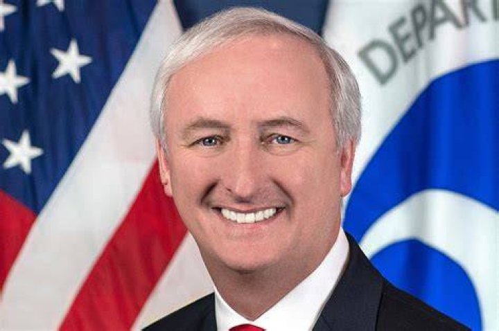 Jeffrey Rosen parents: Meet Morrie Rosen and Harlene Rosen 1 Jeffery Rosen