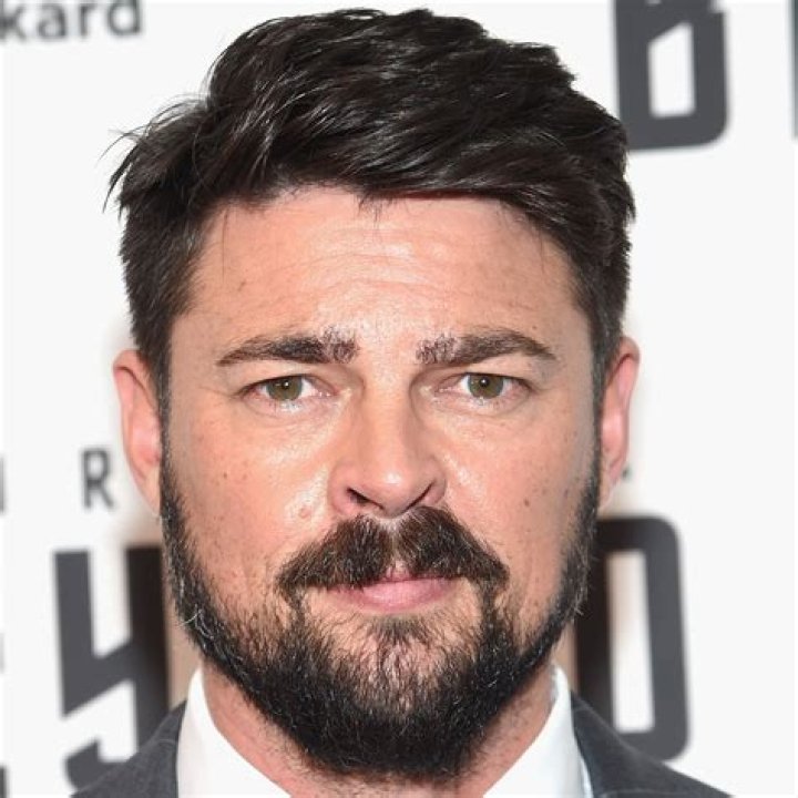 Does Karl Urban look like Brad Pitt? 1 karl urban 1