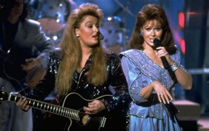 Why is Naomi Judd's death being investigated? Suicide explored 1 Naomi Judd