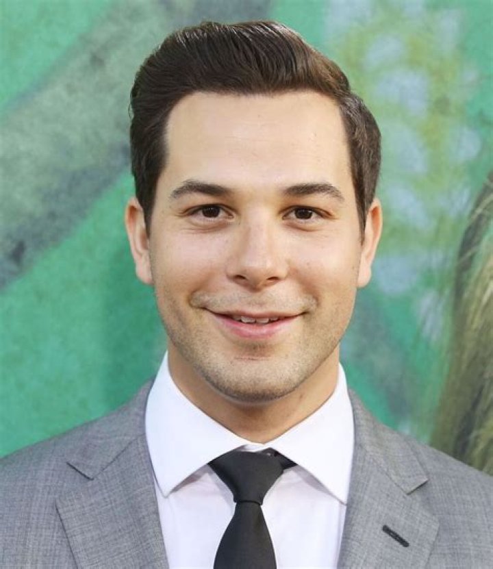 skylar astin
