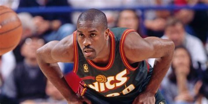 Was Gary Payton a good defensive player?
