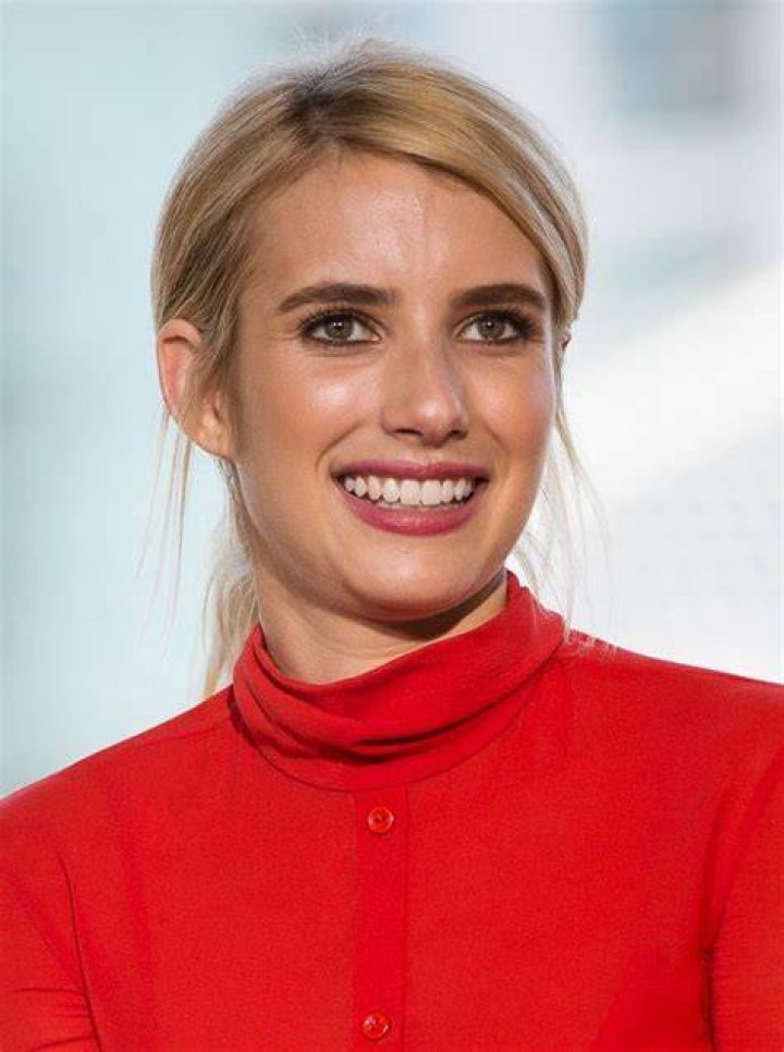 What is Emma Roberts’ net worth?
