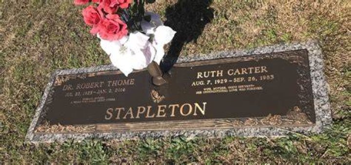 Who was Ruth Carter Stapleton husband Robert Thome Stapleton?